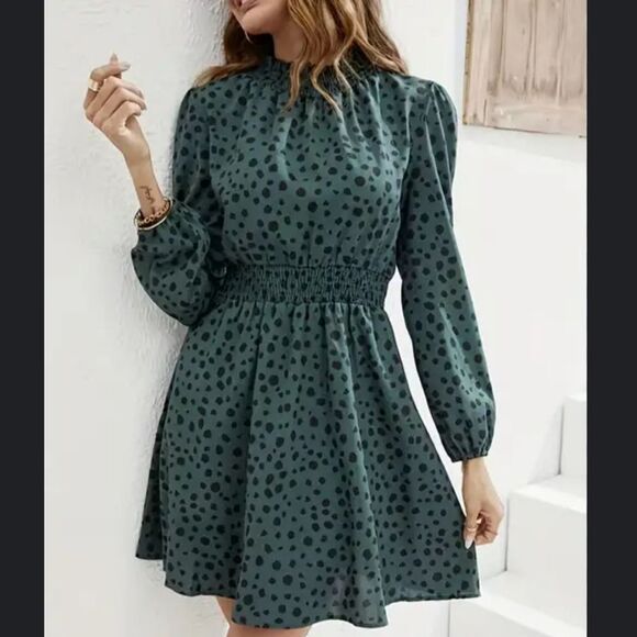 Green Dalmation Dots Smocked Women's Dress - Picture 1 of 10